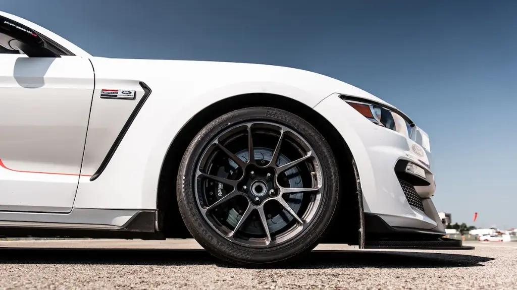 Forgeline GS1R Mustang GT4 Wheel Set  (18"x11) S550