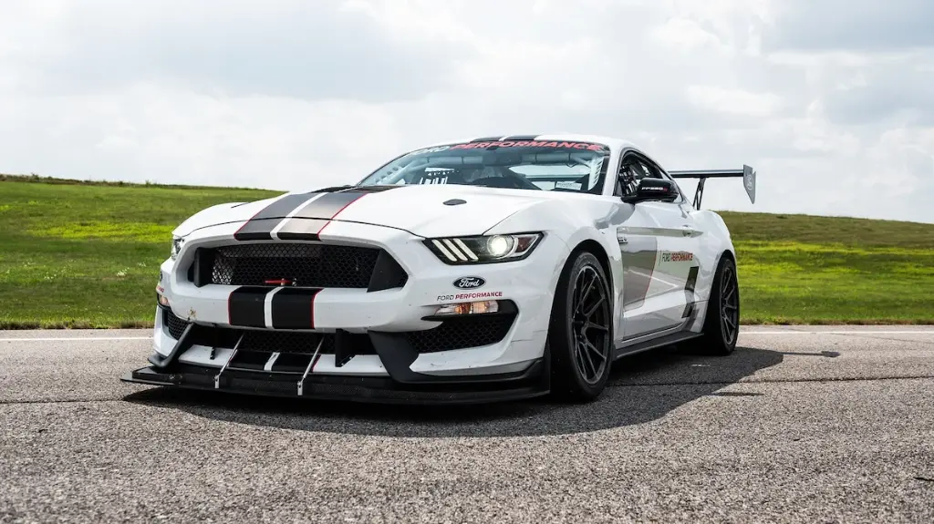 Forgeline GS1R Mustang GT4 Wheel Set  (18"x11) S550